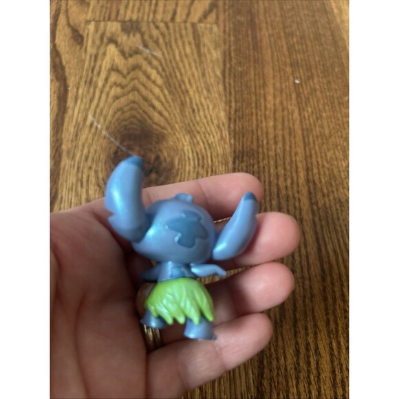 NEW Disney Lilo & Stitch Feed Me Stitch Series 3 Mini Figure - Coconut RARE - Picture 3 of 4